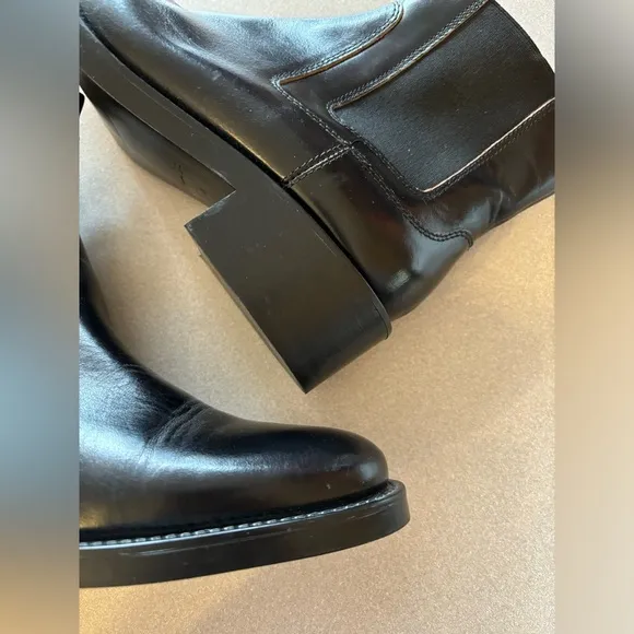 Massimo Dutti Black Leather Chelsea Boots