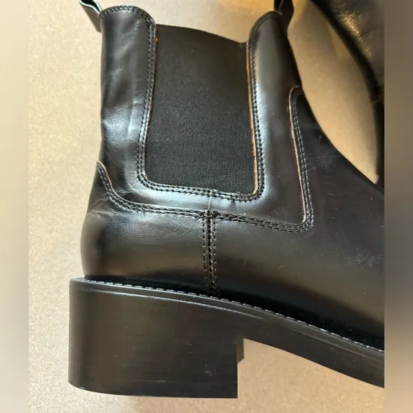 Massimo Dutti Black Leather Chelsea Boots