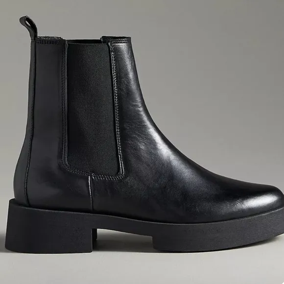 Massimo Dutti Black Leather Chelsea Boots