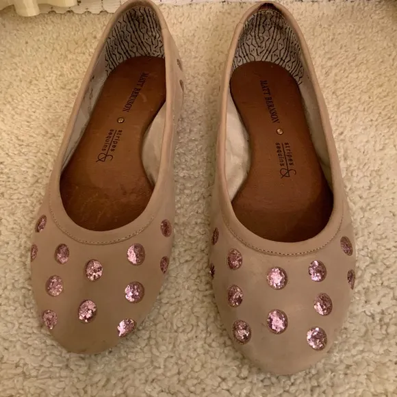 MATT BERNSON STRIPES &amp; SEQUELS POKE A DOT WOMENS SUEDE FLATS