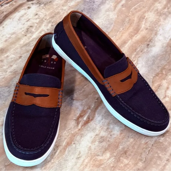 Men’s COLE HAAN Nantucket penny loafers- navy canvas/leather. Size 11