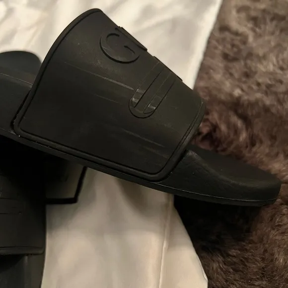 Men’s Gucci Logo Slides