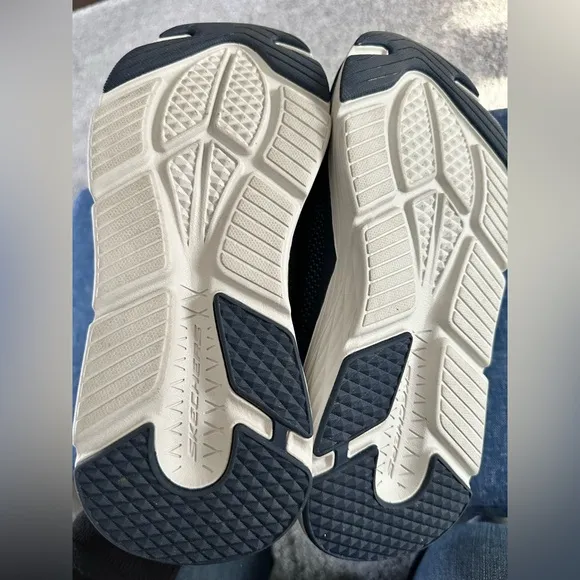 Men's Slip-ins™: Max Cushioning Sneakers  Advantageous - Size 8 Extra Wide - New