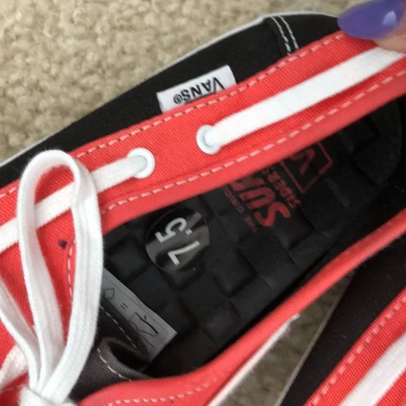Men’s Vans Off The Wall Black, Gray &amp; Red Surf Siders Sneakers . NWT! Sz 7.5