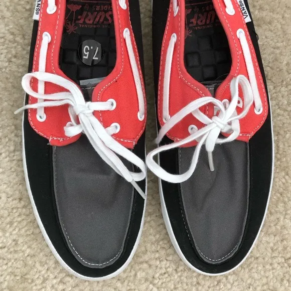 Men’s Vans Off The Wall Black, Gray &amp; Red Surf Siders Sneakers . NWT! Sz 7.5