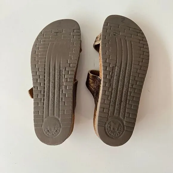 Mephisto Helen Slides Gold Leather Sandals Size 39 / 9