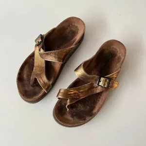 Mephisto Helen Slides Gold Leather Sandals Size 39 / 9