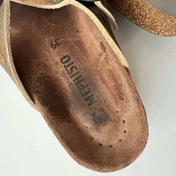 Mephisto Helen Slides Gold Leather Sandals Size 39 / 9