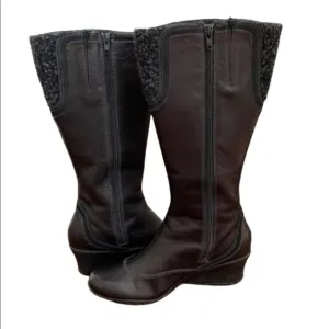 Merrell Larkspur black leather wedge boots size 7.5