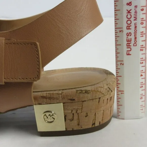 MICHAEL KORS London T-Strap City Sandals Sz 8.5 Brown Beige Leather Thongs Shoes