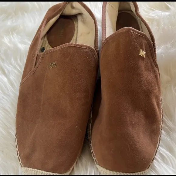 MICHAEL Michael Kors Hastings Slip-On Espadrille Flats in Caramel Brown size 10