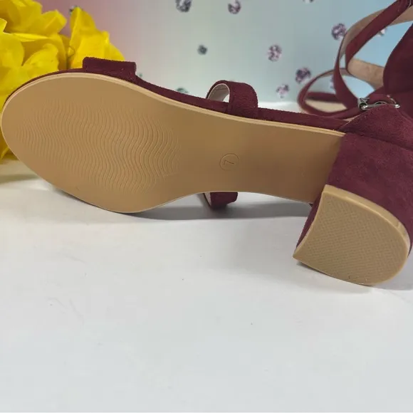 MICROSUEDE BURGUNDY HEELS
