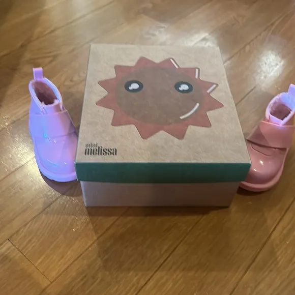 Mini Melissa. Mini Melissa Girls Pink Chelsea Boots Kids