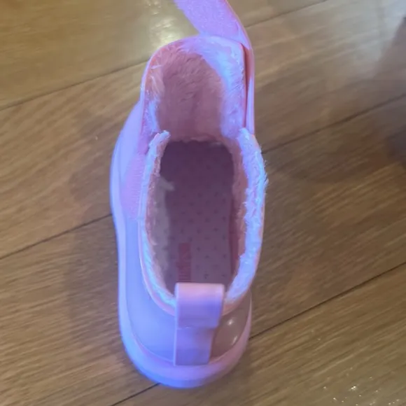 Mini Melissa. Mini Melissa Girls Pink Chelsea Boots Kids