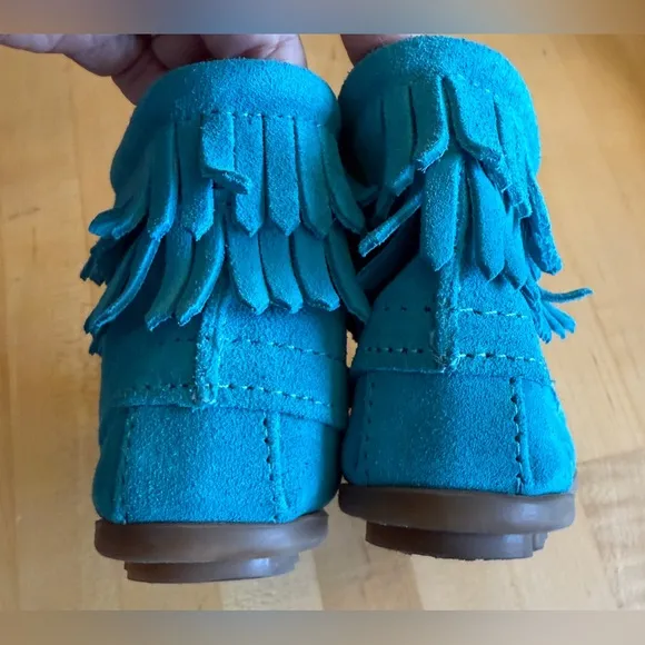 MINNETONKA 'Double Fringe' Side Zip Western Boots Turquoise Girls Size 1 *EUC*