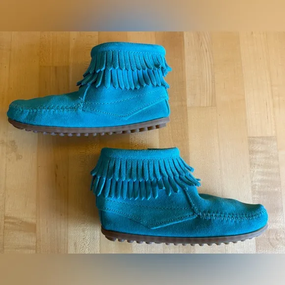 MINNETONKA 'Double Fringe' Side Zip Western Boots Turquoise Girls Size 1 *EUC*