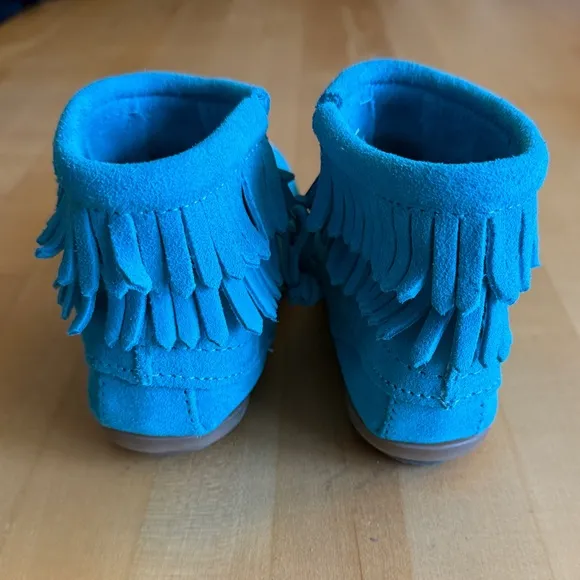 MINNETONKA 'Double Fringe' Side Zip Western Boots Turquoise Girls Size 1 *EUC*
