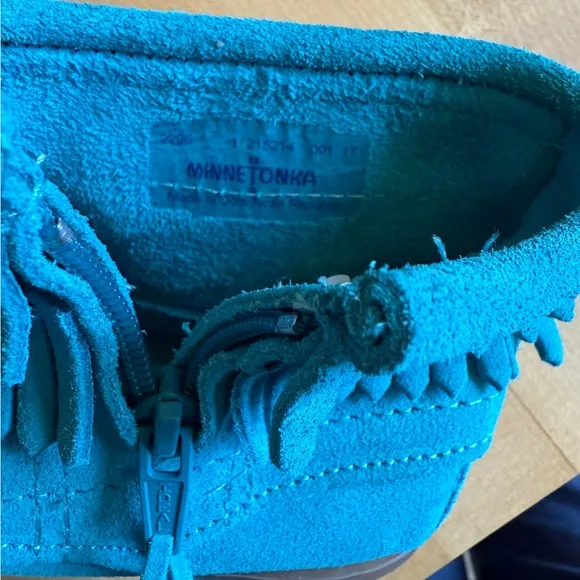 MINNETONKA 'Double Fringe' Side Zip Western Boots Turquoise Girls Size 1 *EUC*