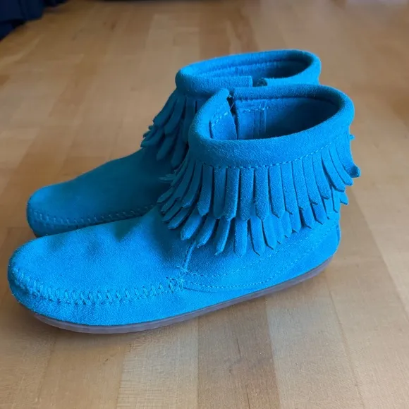 MINNETONKA 'Double Fringe' Side Zip Western Boots Turquoise Girls Size 1 *EUC*