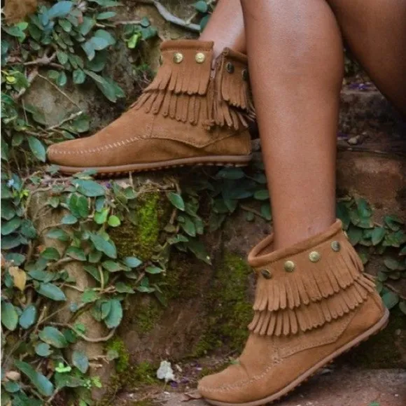MINNETONKA Western Double Fringe Suede Taupe Brown Side Zip Ankle Bootie Boot