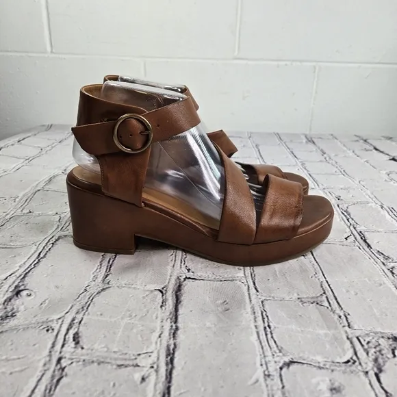 Miz Mooz Gill tan brown leather ankle strap chunky heel sandals