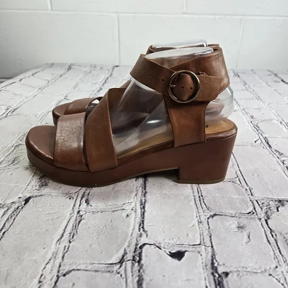 Miz Mooz Gill tan brown leather ankle strap chunky heel sandals