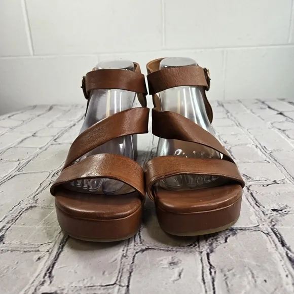 Miz Mooz Gill tan brown leather ankle strap chunky heel sandals