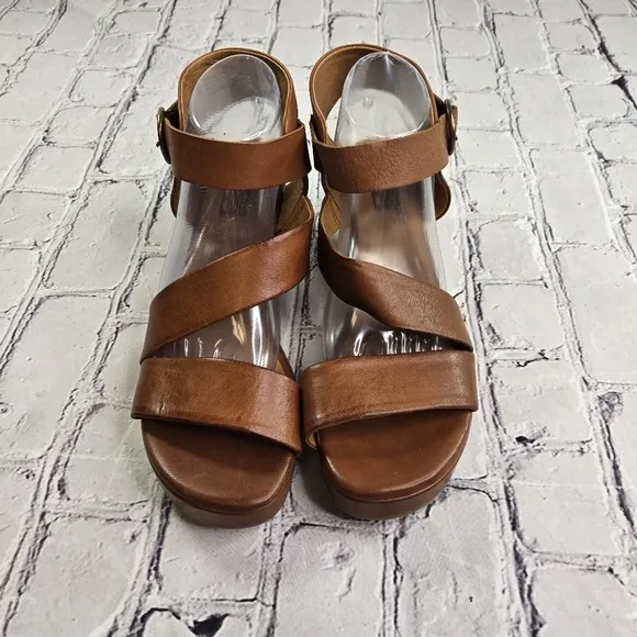 Miz Mooz Gill tan brown leather ankle strap chunky heel sandals