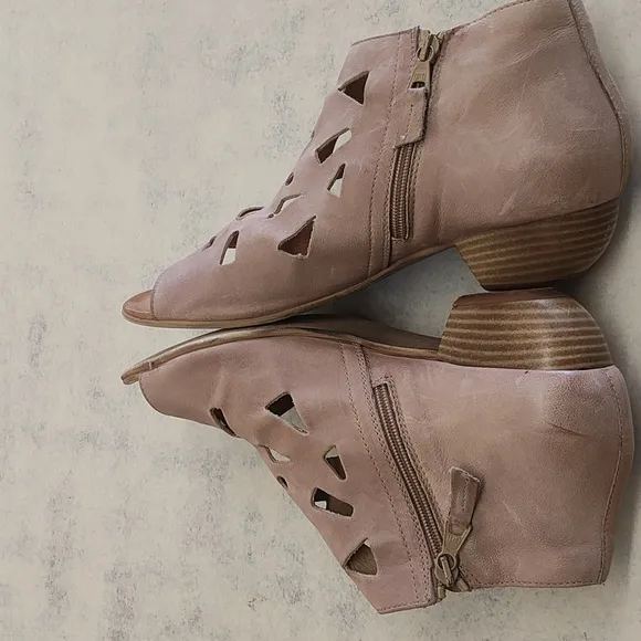 Miz Mooz - Leather Cutout Sandals - Current - Pearl