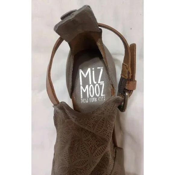 Miz Mooz Leather Heeled Sandals Sz 37 Sz 6.5 New Beige Open Toe Studded