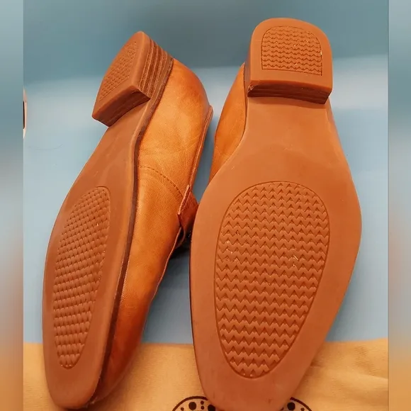Mona Flying Women's Leather Penny Loafer‎