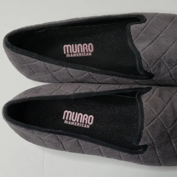 Munro Jerrie Gray Quilted Suede Loafer Flats 7.5 Wide