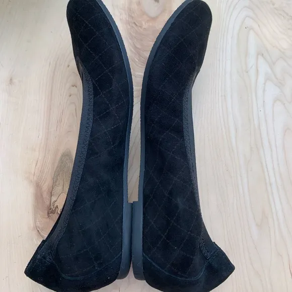 Munro woman’s NWT flats