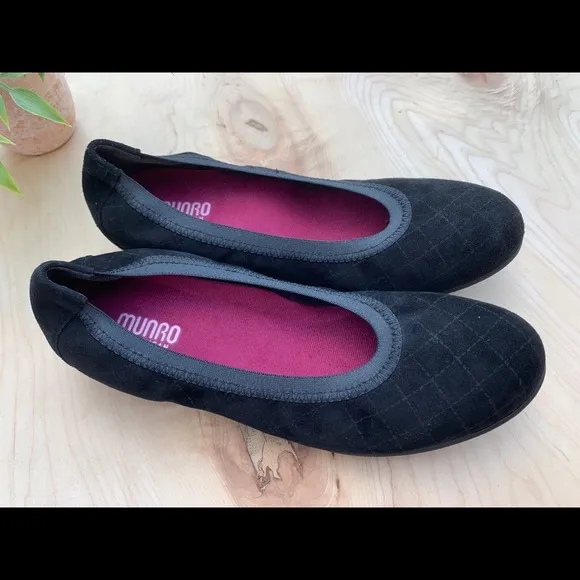 Munro woman’s NWT flats