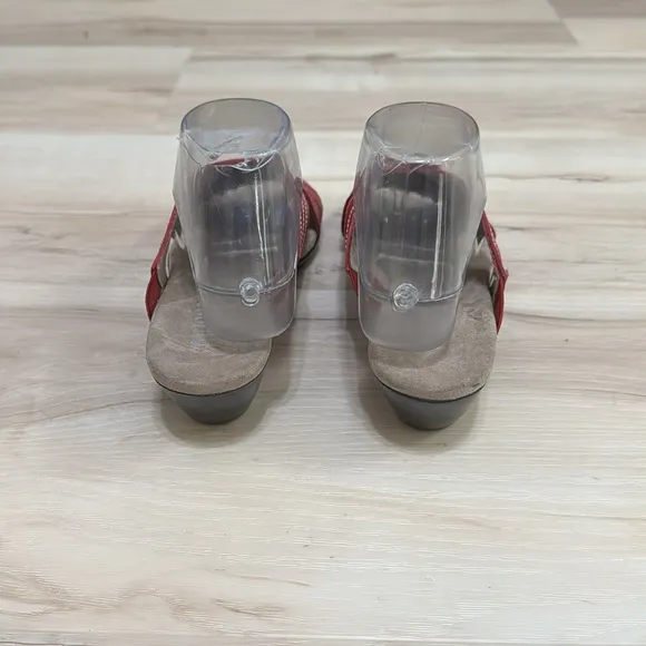 Munro Women's Kelsey sandals