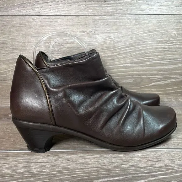 Naot Advance Brown Leather Women’s Size 7/EU 38 Slouch Heel Side Zip Ankle Boots