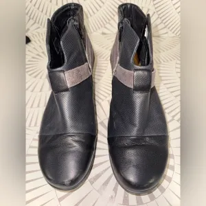 Naot Modern Leather Ankle Boots Caviar and Onyx EU 40
