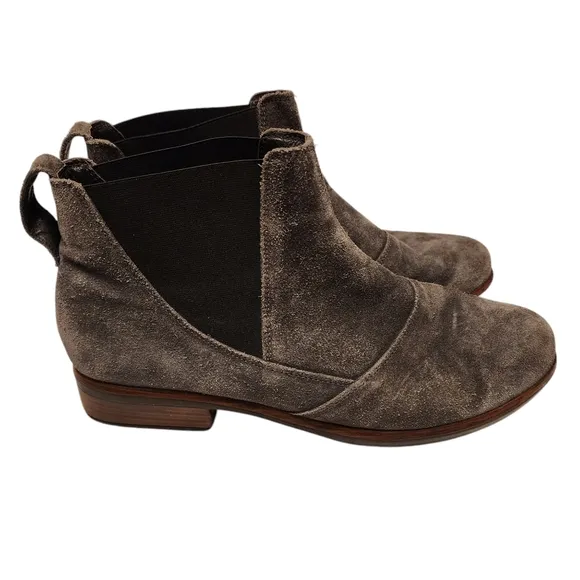 NAOT Ruzgar Gray and Black Suede Chelsea Ankle Boots Sz 41 Women 10