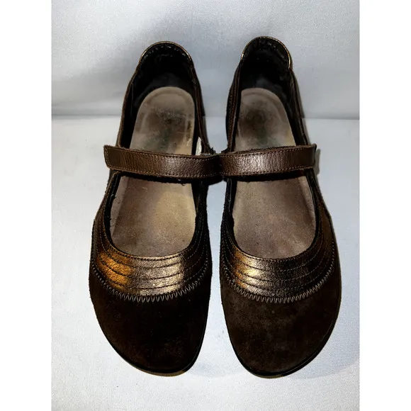NAOT Shoes Women's Size 9/40 Brown Suede Bronze Leather KIREI Mary Janes Flats