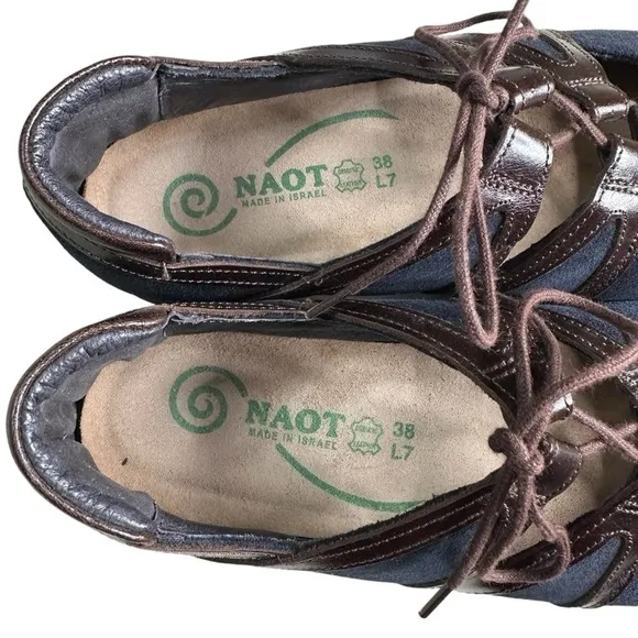 Naot Women's Timu Blue Suede Flats. Size 7