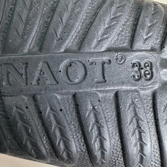 Naot Women's Timu Blue Suede Flats. Size 7
