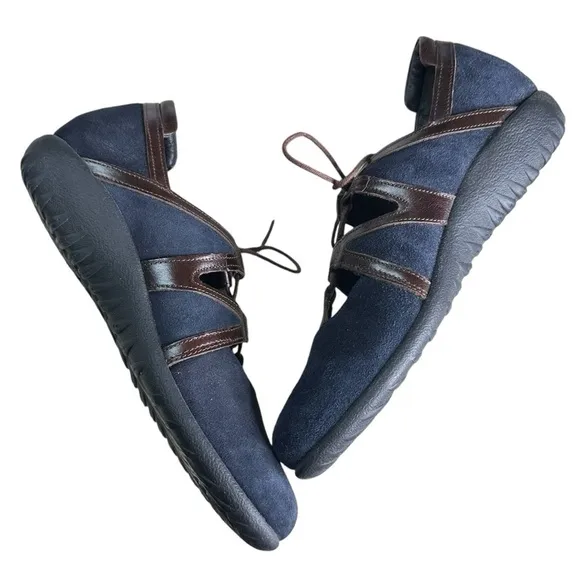 Naot Women's Timu Blue Suede Flats. Size 7