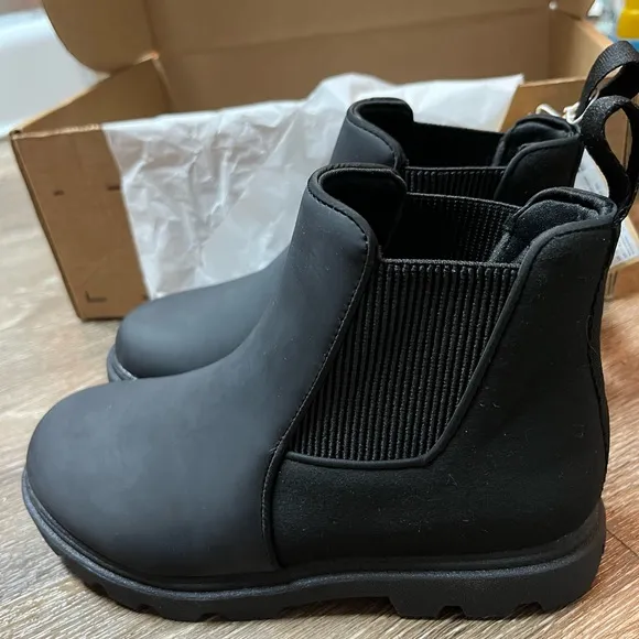 Native Shoes Kensington Treklite Chelsea Boot Size 2
