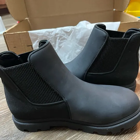 Native Shoes Kensington Treklite Chelsea Boot Size 2