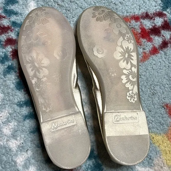 Naturino platinum ballet flats