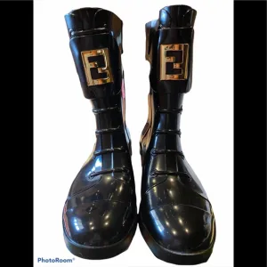 ⭐️Never Worn⭐️Fendi Monogram Blk &amp; Gold Rain Boots