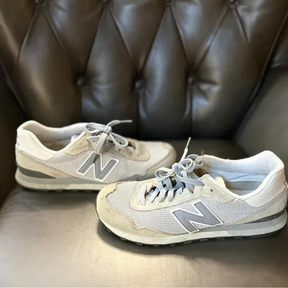 New Balance Men’s Classic Gray Beige Suede 515 v3 Sneaker Trainer Shoe Size 9