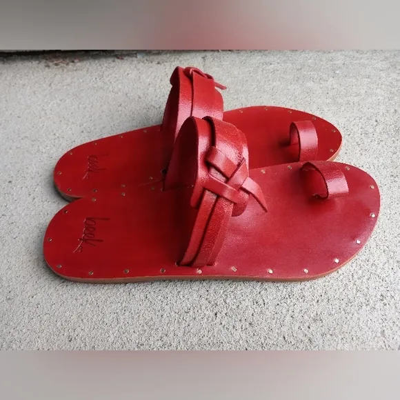 New Beek Pewee Toe Ring Red Leather Hand Made Sandals Size 8