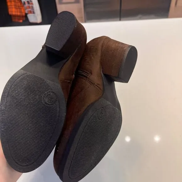 NEW Bella Vita Women's Brown Side Zip Block Stacked Heel Ankle Boots Size 6