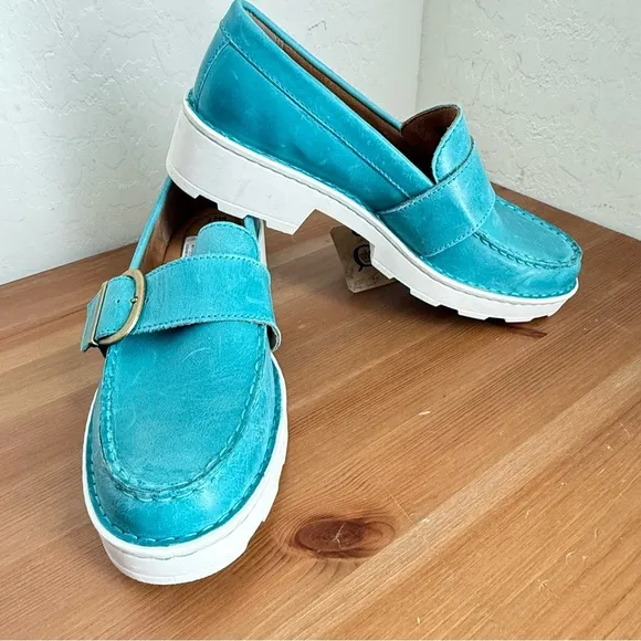 NEW BORN Contessa Turquoise Leather Buckle Platform Loafer Women’s Size 9.5